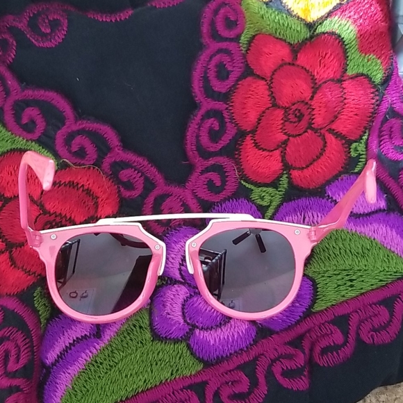 Pink Sunglasses - Picture 4 of 4
